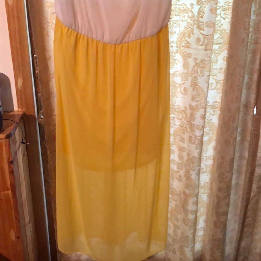 Maxi - Picture 3 of 3